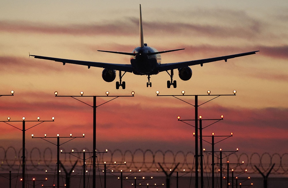 Russian Airspace Closure Raises CO2 Emissions from Flying: Study